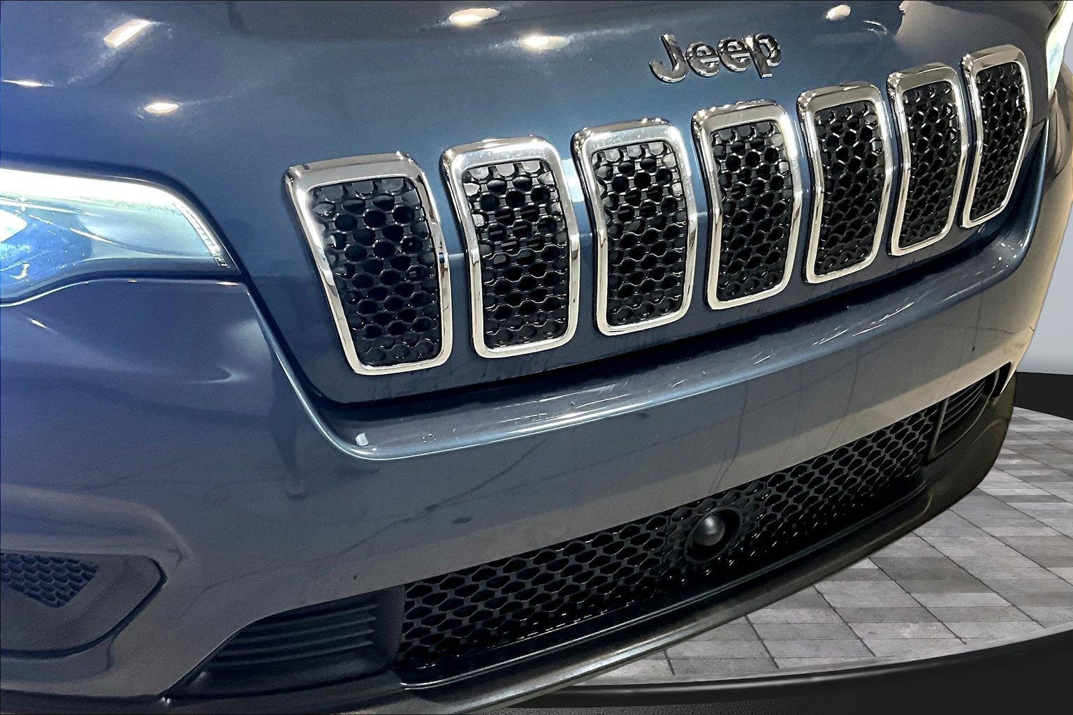 Used 2021 Jeep Cherokee Latitude Lux w/ Comfort/Convenience Group FWD image 33