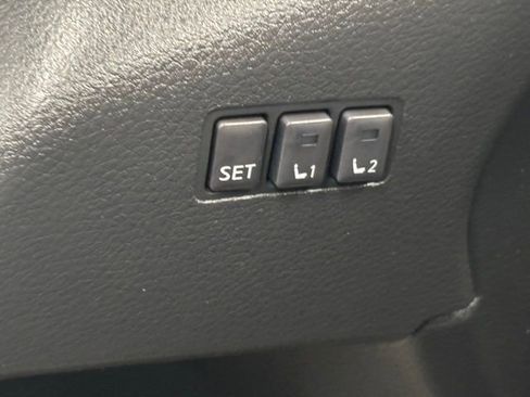 Used 2018 Nissan Rogue SV w/ Sun & Sound Touring Package image 15