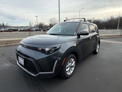 Used 2025 Kia Soul LX w/ LX Technology Package