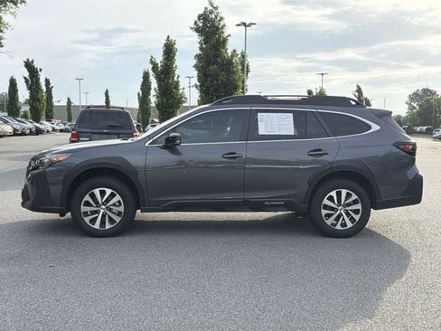 Used 2025 Subaru Outback Premium AWD/4WD image 6