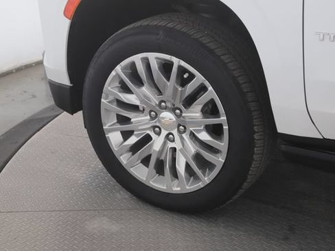 Used 2024 Chevrolet Tahoe High Country AWD/4WD image 13