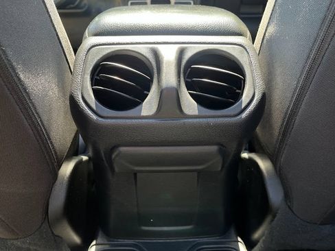 Used 2022 Jeep Gladiator Sport AWD/4WD image 45