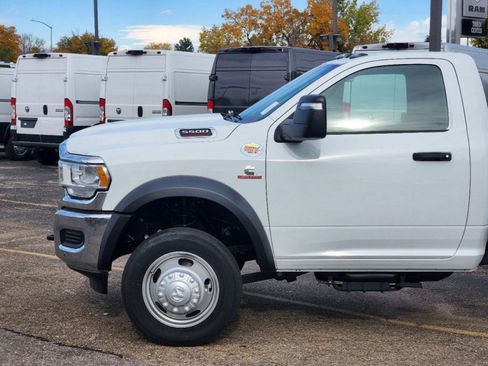 New 2024 RAM 5500 Tradesman image 28