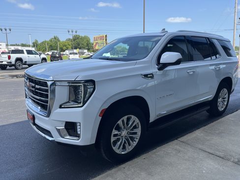 Used 2023 GMC Yukon SLT w/ SLT Premium Package AWD/4WD image 1