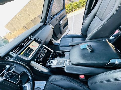 Used 2017 Land Rover Range Rover HSE image 14