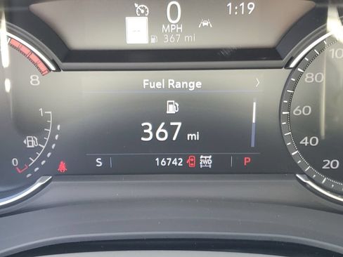Used 2023 Cadillac XT5 Premium Luxury w/ LPO, Floor Liner Package AWD/4WD image 11