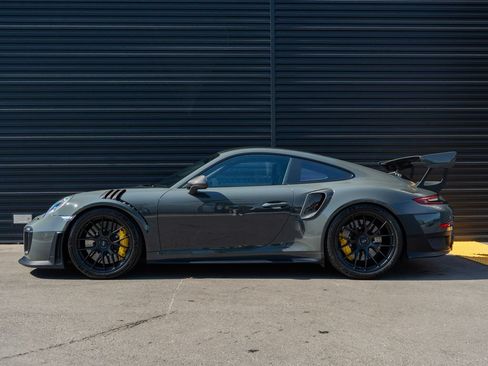 Certified 2018 Porsche 911 GT2 RS RWD image 2