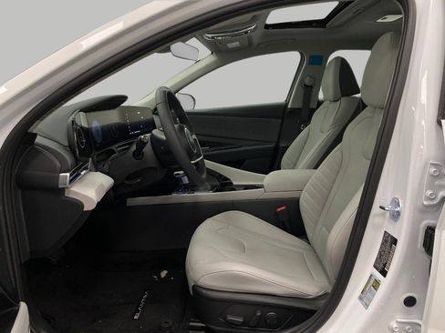 New 2026 Hyundai Elantra Limited image 31