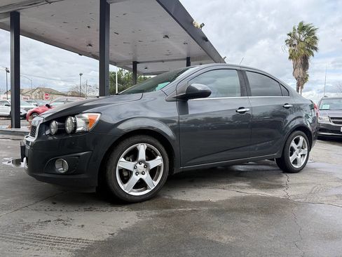 Used 2015 Chevrolet Cruze LT image 40