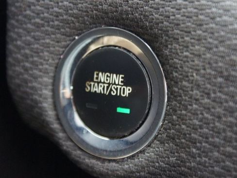 Used 2017 Chevrolet Cruze LT w/ Convenience Package image 8