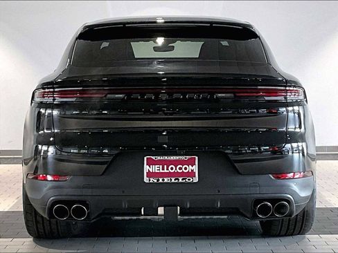 New 2026 Porsche Cayenne Coupe image 6