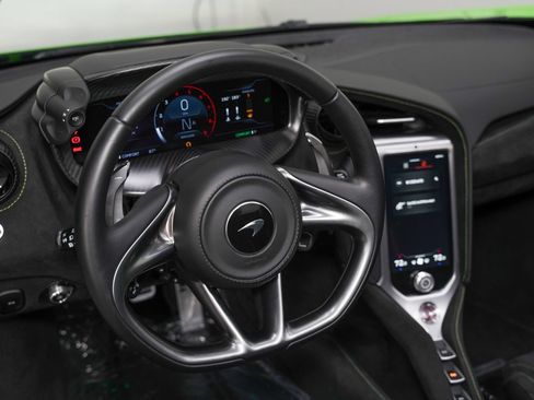 Used 2024 McLaren 750S Spider RWD image 40