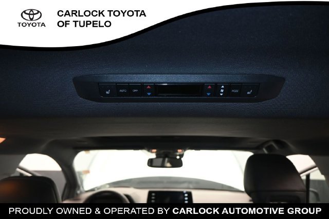 Used 2023 Toyota Sienna Platinum FWD image 44