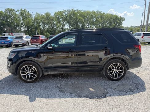 Used 2016 Ford Explorer Sport w/ Equipment Group 401A AWD/4WD image 5