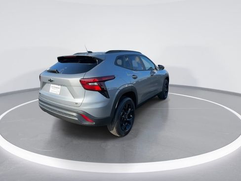 New 2026 Chevrolet Trax LT w/ Driver Confidence Package image 8
