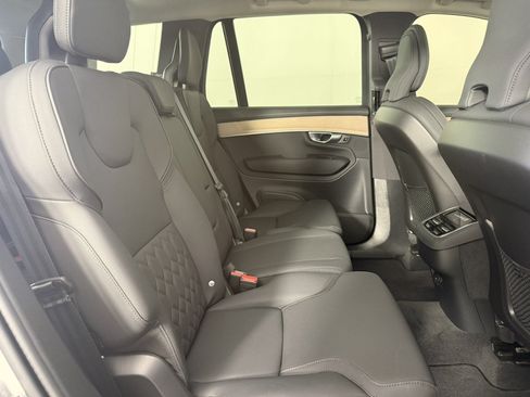Used 2025 Volvo XC90 B5 Core AWD/4WD image 14