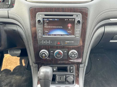 Used 2017 Chevrolet Traverse LT FWD image 28
