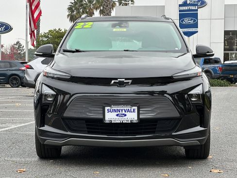 Used 2022 Chevrolet Bolt EUV LT w/ Convenience Package image 9