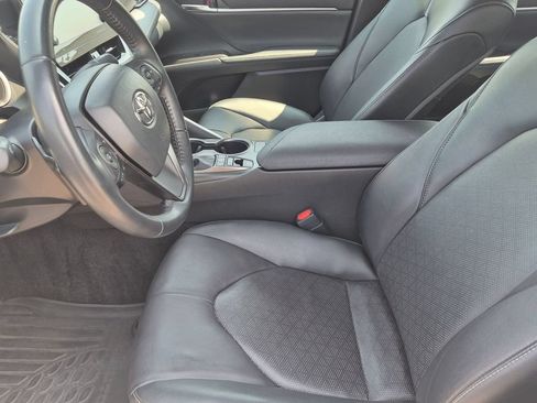 Used 2022 Toyota Camry XSE FWD image 12