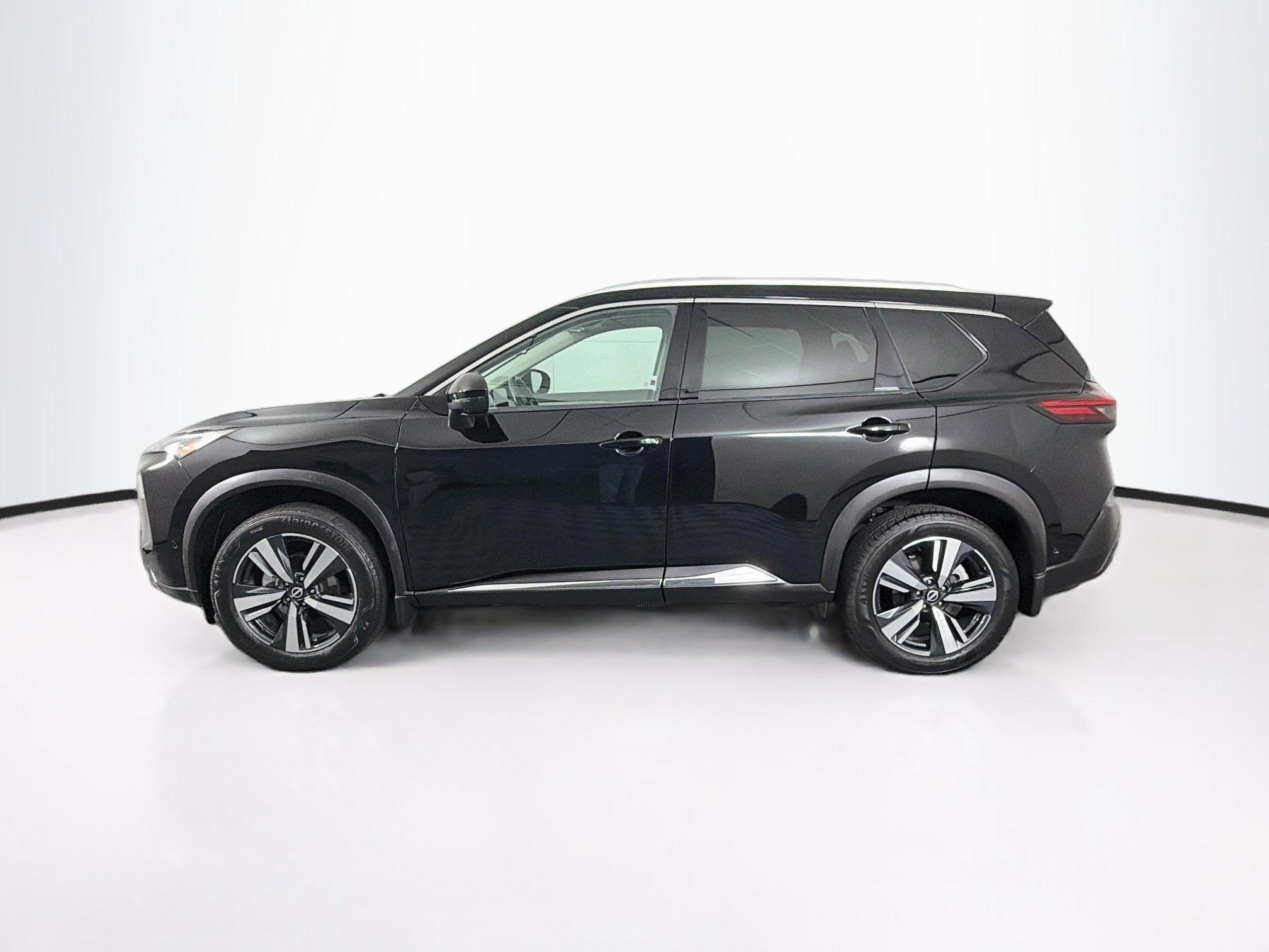 Used 2023 Nissan Rogue SL w/ SL Premium Package FWD image 4