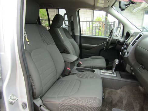 Used 2018 Nissan Frontier PRO-4X AWD/4WD image 11