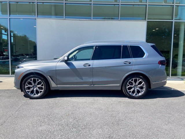 Used 2024 BMW X7 xDrive40i w/ Premium Package AWD/4WD image 2
