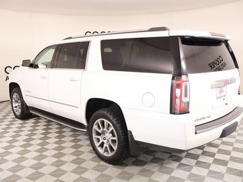 Used 2020 GMC Yukon XL Denali AWD/4WD image 26