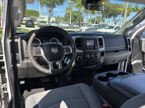 Used 2022 RAM 1500 Classic SLT RWD image 35