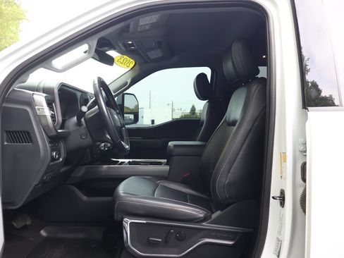 Used 2023 Ford F250 Lariat w/ Sport Appearance Package AWD/4WD image 39