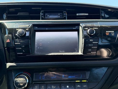 Used 2015 Toyota Corolla S FWD image 30