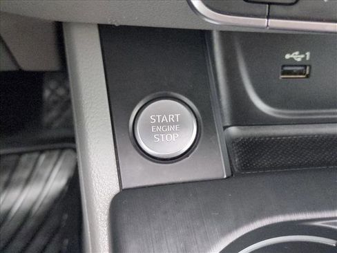 Used 2018 Audi A4 2.0T Ultra Premium w/ Convenience Package image 16