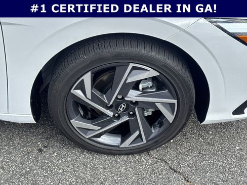 Certified 2025 Hyundai Elantra SEL image 12