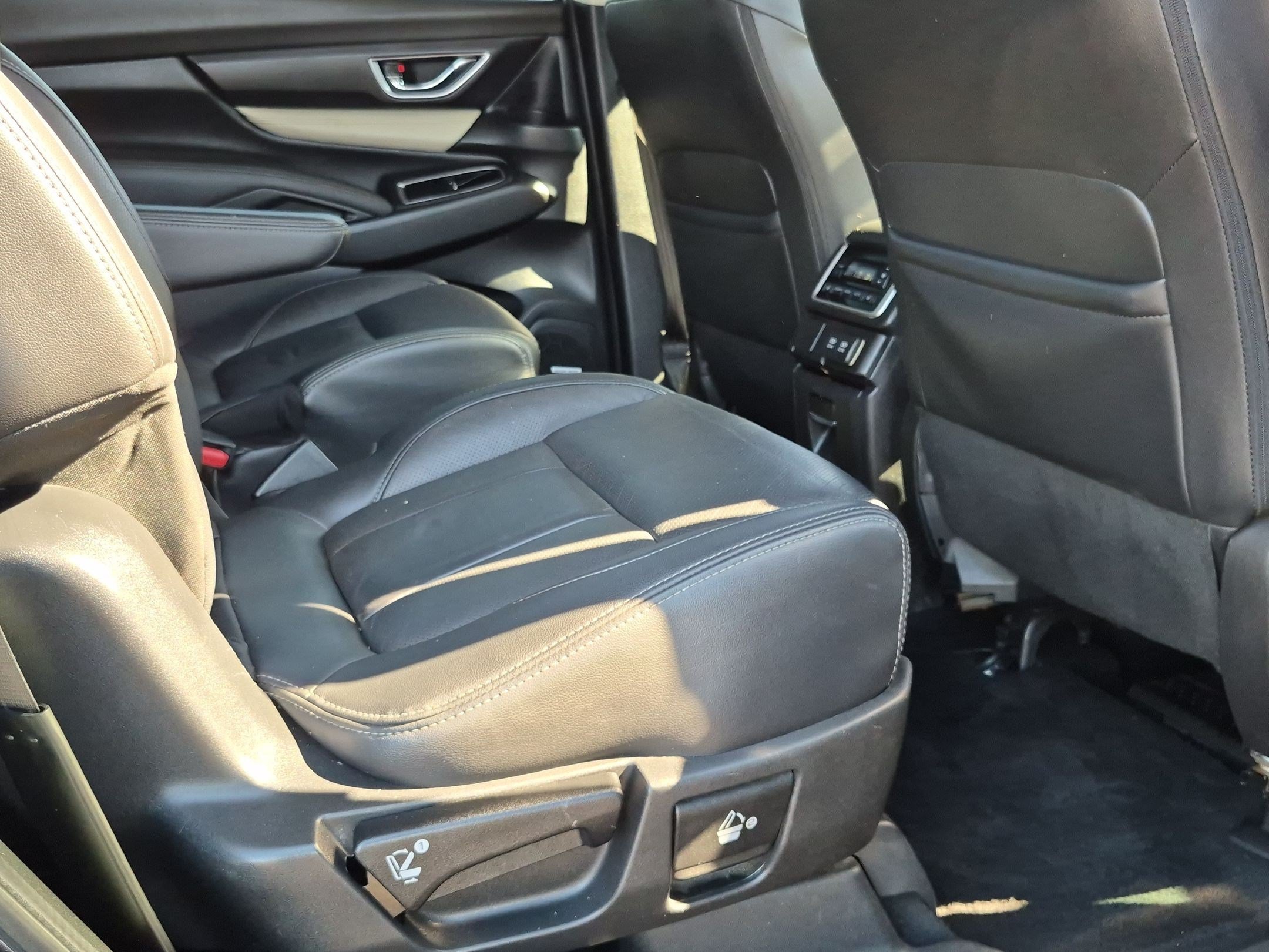Used 2020 Subaru Ascent Limited w/ Technology Package AWD/4WD image 25