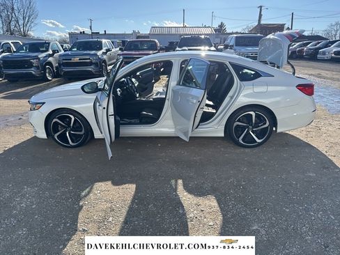 Used 2018 Honda Accord Sport image 28