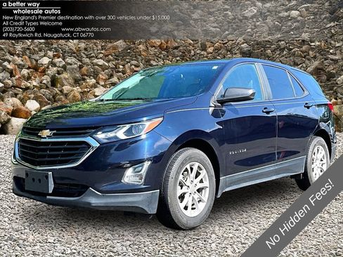 Used 2021 Chevrolet Equinox LS w/ LS Convenience Package FWD image 1