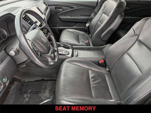 Used 2019 Honda Pilot Elite image 3