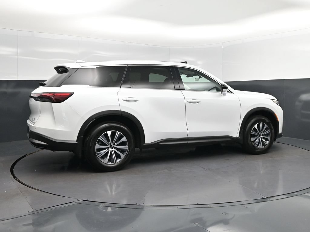 Used 2026 INFINITI QX60 Pure w/ Cargo Package FWD image 8