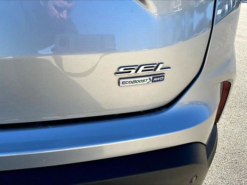 Used 2020 Ford Edge SEL image 18