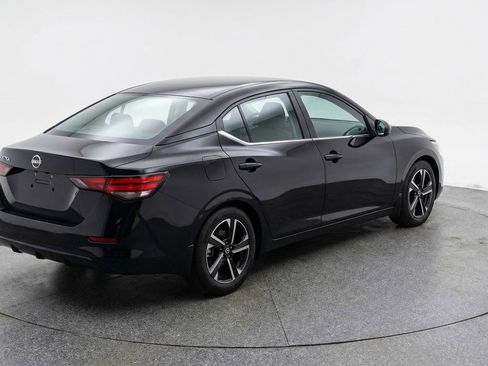 Used 2025 Nissan Sentra SV image 9