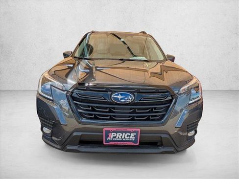 Used 2023 Subaru Forester Premium AWD/4WD image 2