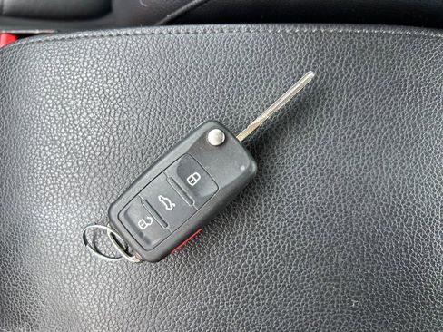 Used 2017 Volkswagen Jetta SE FWD image 30