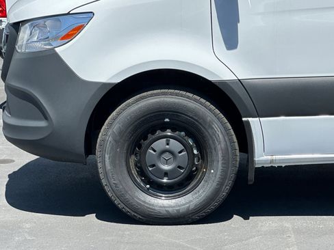 New 2025 Mercedes-Benz Sprinter 2500 image 24