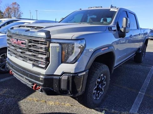 Used 2024 GMC Sierra 2500 AT4X image 1