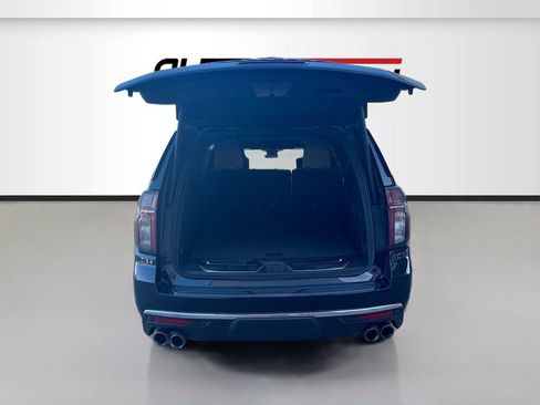 Used 2024 Chevrolet Suburban Premier w/ Advanced Technology Package image 29