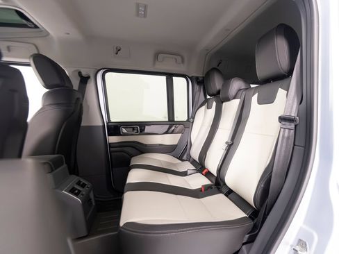 Used 2025 INEOS Grenadier Station Wagon AWD/4WD image 36
