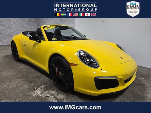 Used 2017 Porsche 911 Carrera 4S image 1