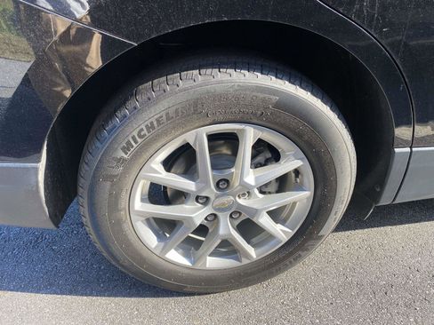 Used 2023 Chevrolet Equinox LT w/ Driver Convenience Package image 9