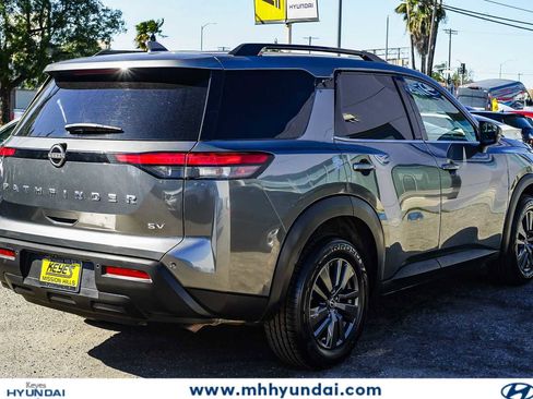 Used 2022 Nissan Pathfinder SV FWD image 4