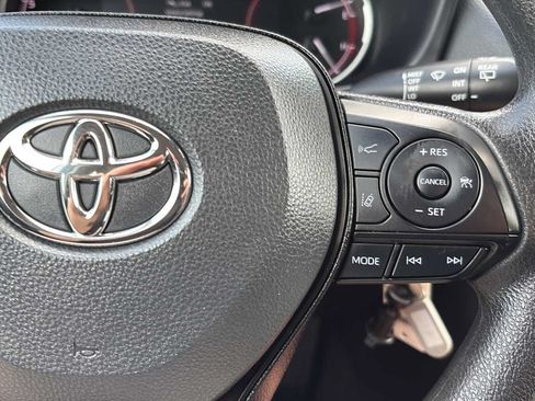 Used 2025 Toyota RAV4 LE AWD/4WD image 10