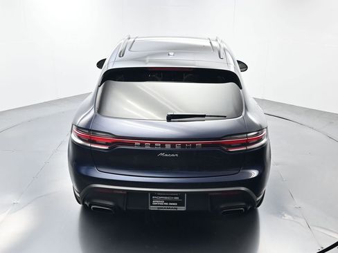 Certified 2023 Porsche Macan AWD/4WD image 38